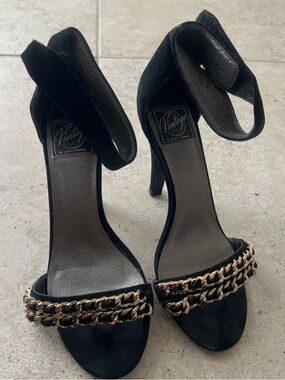 Suede heels with gold chain detail